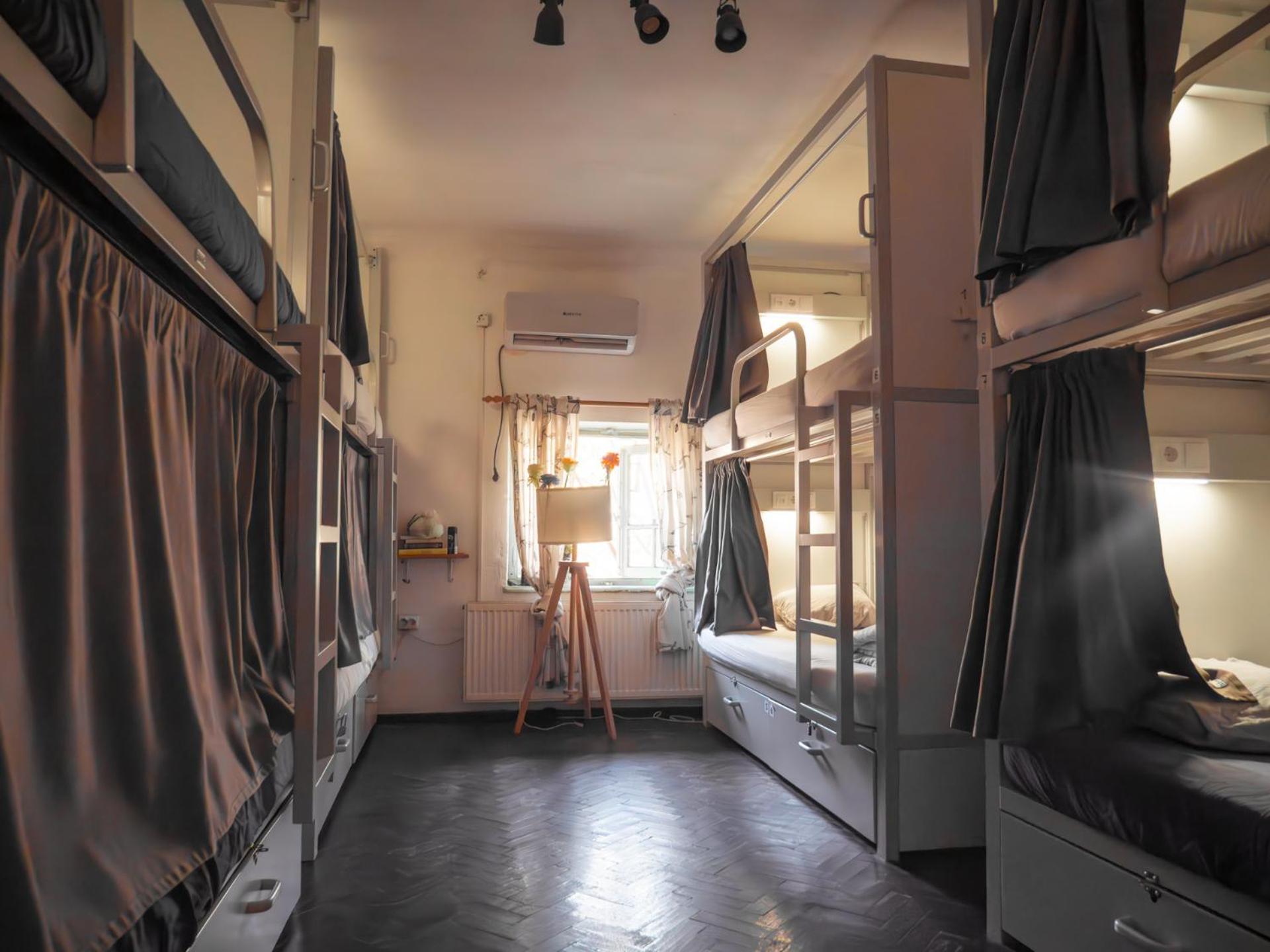 Hostel Podstel